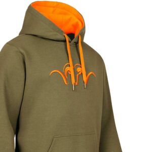 Olive zöld hunting hoodie, kézmelegítés beépített kapucnival, élénk narancs részletekkel, vadászat és outdoor tevékenységekhez kiváló minőségű outdoor ruha Weigl Vadászbolt kínálatában.