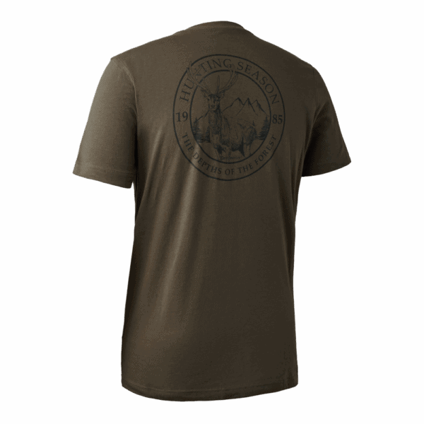 Hunting Seasons logóval ellátott vadászfekete póló, természetközeli design, ideális outdoor és vadászfelszereléshez, sokoldalú outdoor ruházat vadászatra és természetjárásra.