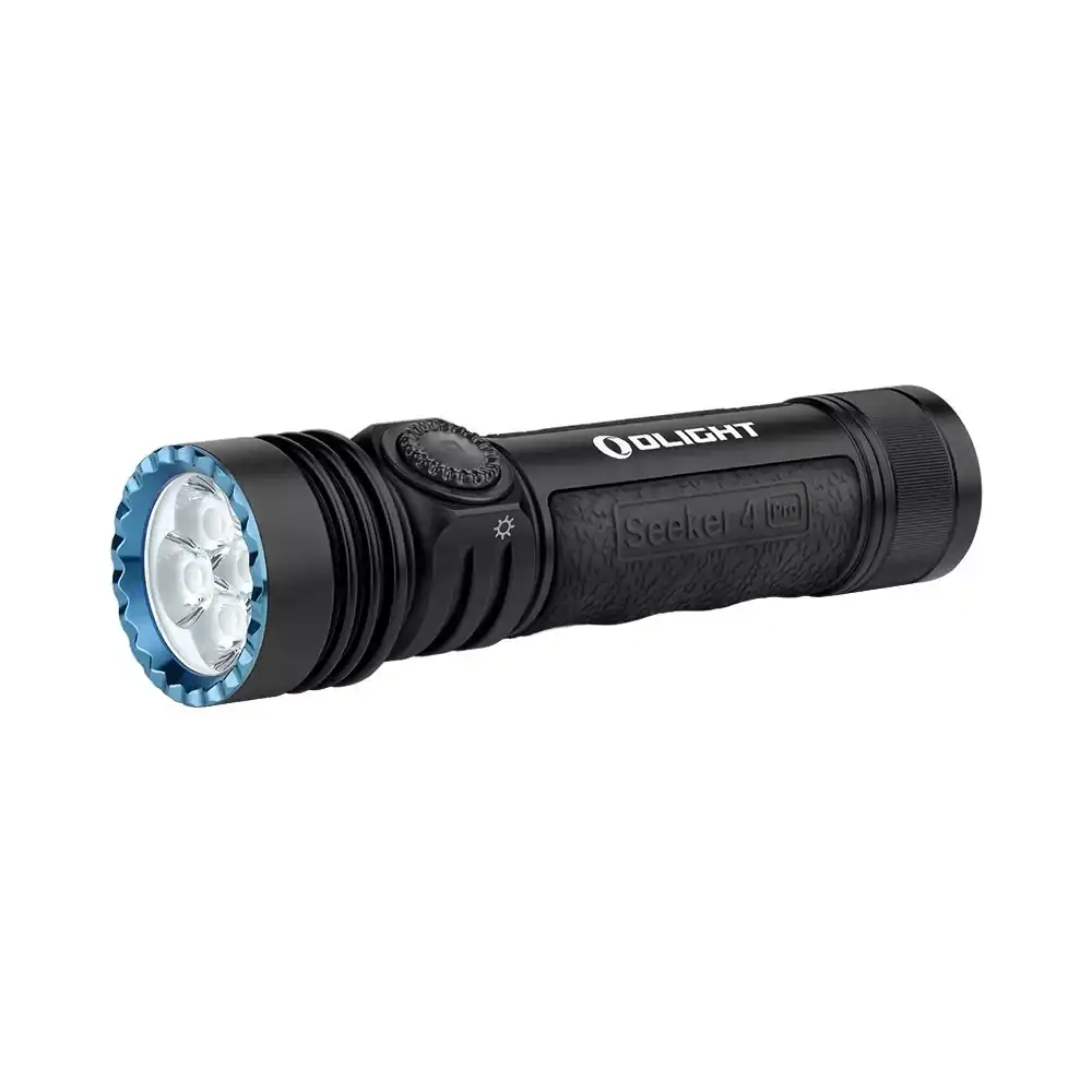 Vadász lámpa Olight Seeker 4 Pro, LED zseblámpa, taktikai elemlámpa, kültéri és vadászkellék, strapabíró kialakítás, erős fényáram.