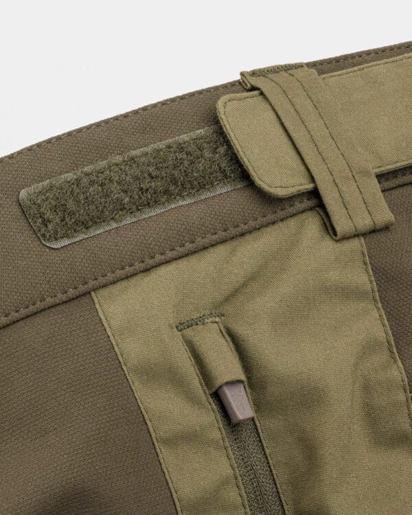 Baie durable vadászati és outdoor felszerelés, kiváló minőségű taktikai nadrág, megbízható nyitott és zárt zsebbel, kiváló választás vadászathoz és szabadidős tevékenységekhez.