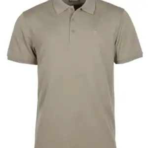 Rövid ujjú bézs színű póló, vadászat és outdoor tevékenységekhez, elegáns és kényelmes viselet vadászbútorban, minőségi anyagból, elegáns megjelenés vadászboltokból.
