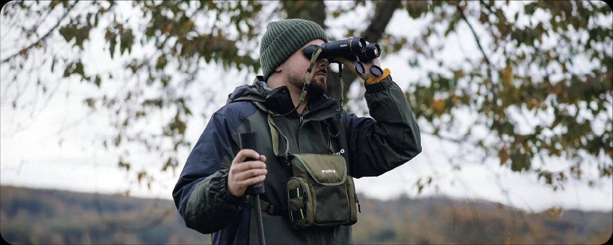 A Pixfra egyedi hordt&aacute;sk&aacute;ja, amely biztons&aacute;gosan tartja a keresőt&aacute;vcs&ouml;vet